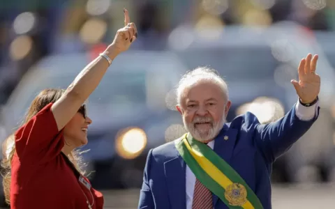 Lula participa de seu nono desfile de 7 de Setembr