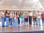 Pioneiros da Vila Planalto são homenageados em ina
