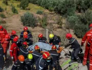 Equipes de quatro países auxiliam no resgate de vítimas no Marrocos 