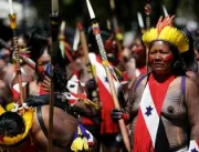 Mulheres indígenas marcham em Brasília contra viol