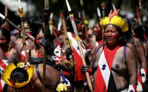 Mulheres indígenas marcham em Brasília contra violência 
