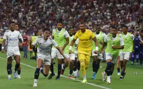 Cruzeiro vence Fortaleza e deixa zona de rebaixamento 