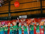 33 vozes alegram tradicional ceia de Natal na Vila