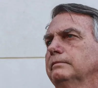 Ordem do STF determina que Bolsonaro entregue passaporte à Justiça  