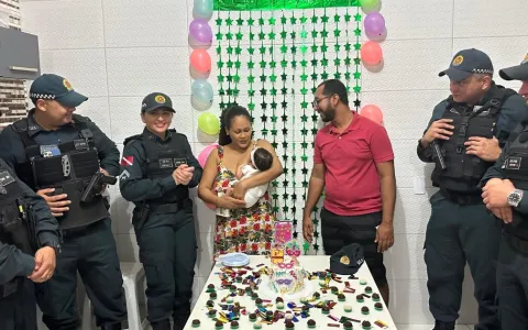 PARAUAPEBAS: Policial que salvou recém-nascida engasgada reencontra família da bebê