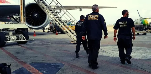 PF prende grupo que agia em aeroporto trocando eti