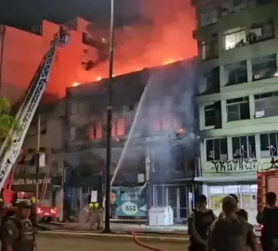 Incêndio em pousada mata 10 pessoas em Porto Alegr