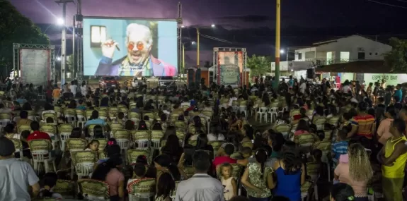 Festival “Cultura na Praça” leva cinema gratuito a
