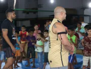Campeão de MMA, Otávio Javali participa de aulão e