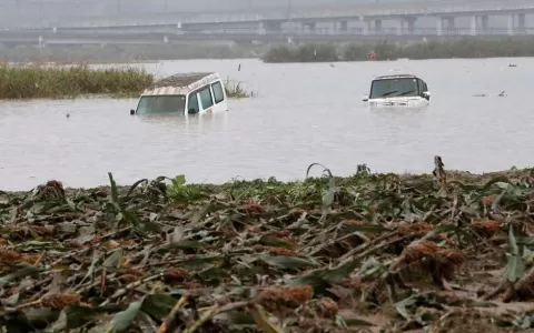 ​Tufão deixa ao menos 56 mortos e 15 desaparecidos