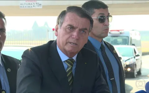 ​Fala que vinculou ONGs a queimadas foi discurso político, diz Bolsonaro ao Supremo