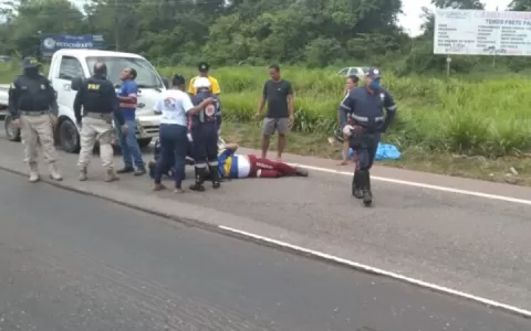 Acidente: motociclista ferido e trânsito lento na 