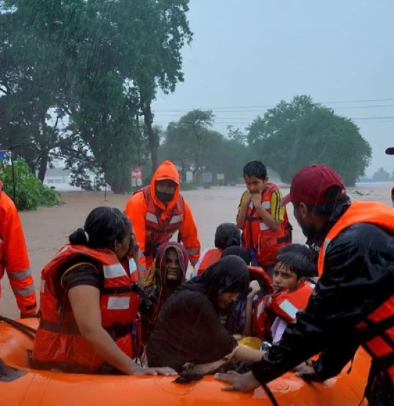 Pelo menos 67 pessoas morrem na Índia em enchentes