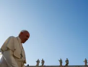 Papa Francisco lamenta hipocrisia na igreja Ele falou a centenas de fiéis em audiência-geral na Sala Paulo VI