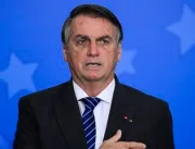 Presidente Bolsonaro assina filiação ao PL   