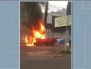 Carro é destruído por fogo em Belém; suspeita é de