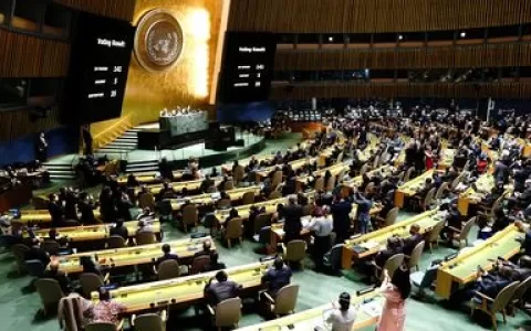 ONU aprova resolução que condena invasão da Ucrâni