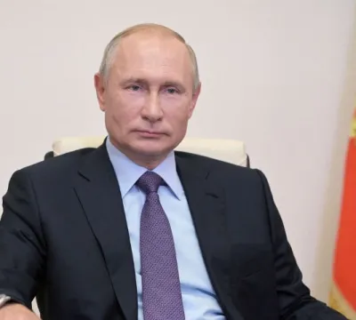 Putin diz para Ucrânia parar de lutar em meio a pe