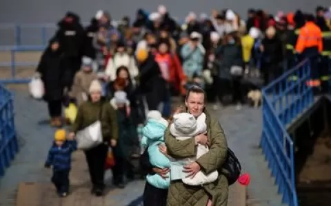 Rússia acena com novos corredores humanitários na 