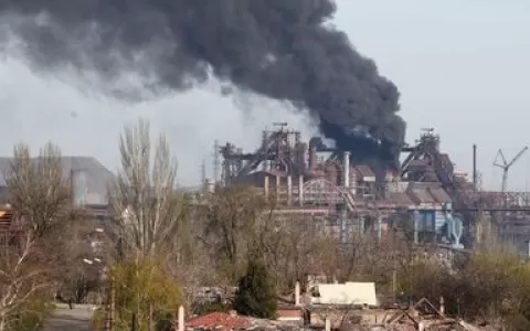 Ucrânia diz que combate na usina siderúrgica de Ma