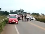 Colisão entre veículos deixa várias pessoas mortas na BR-230 