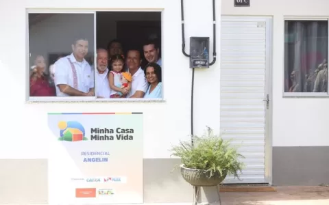 Governo do Pará participa da entrega de casas que 