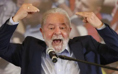 PoderData: Lula tem 21% dos que votaram em Bolsona