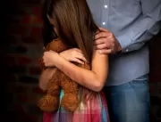 Após ser estuprada pelo pai, menina de oito anos p