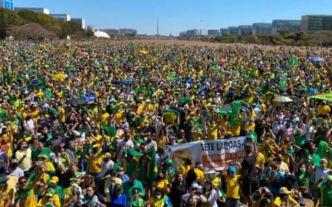 ​Presidente Bolsonaro convida população a ir às ru