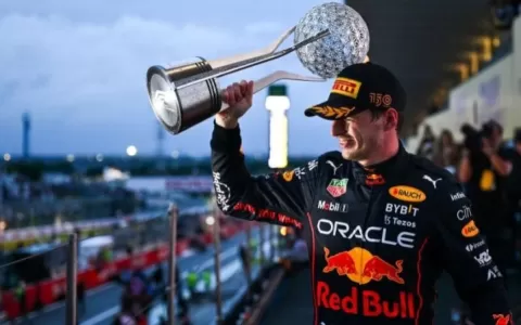 Max Verstappen vence GP do Japão e é bicampeão da 