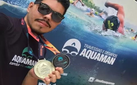 Nadador paralímpico sete-lagoano Léo Chaves partic