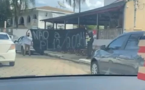 Motoristas de aplicativos de Sete Lagoas protestam