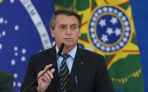 ​Em conversa com senador, Bolsonaro defende que CP