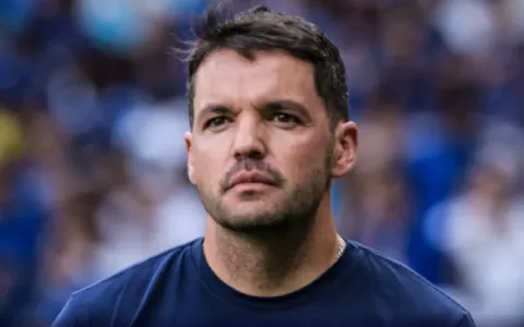 ​Cruzeiro demite técnico Nicolás Larcamón após vic