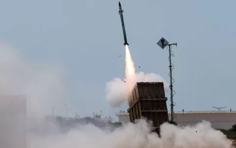 Israel ataca o Irã, atingida base militar: nenhum 