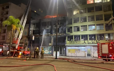 ​Incêndio em pousada de Porto Alegre deixa ao meno