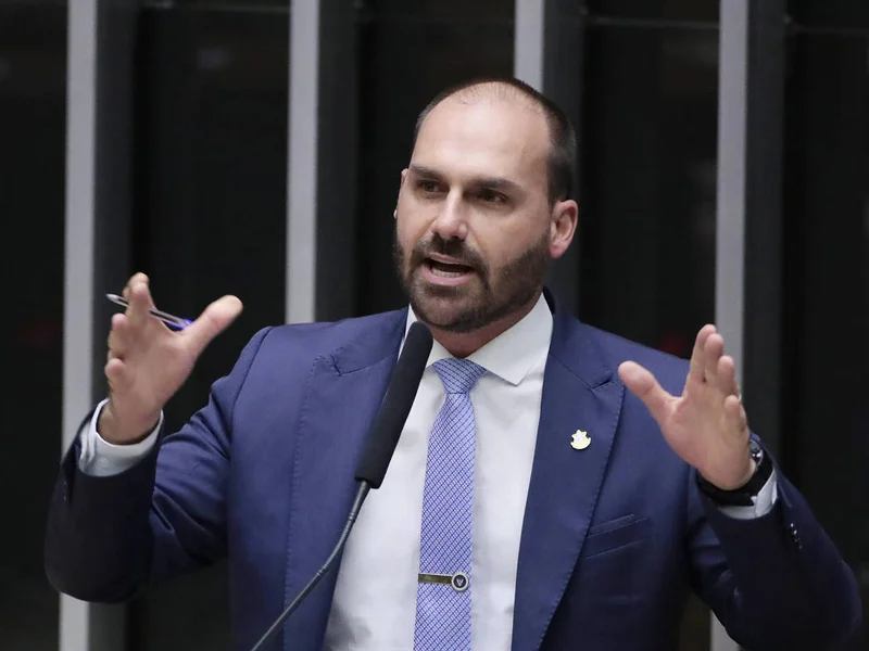 Eduardo Bolsonaro diz que não renunciará ao mandato de deputado - Notícias do RN e do Brasil Portal 97 Fm