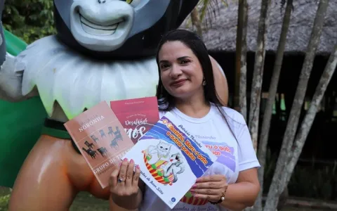 Patrícia Noronha lança primeiro livro destinado ao
