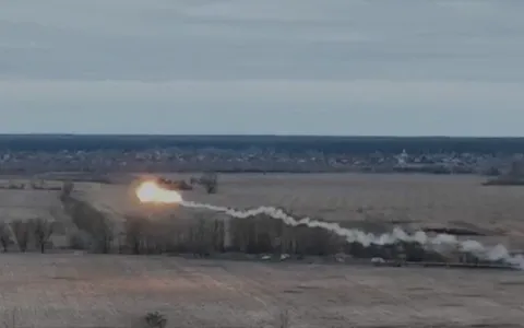 Vídeo mostra queda de helicóptero russo atingido p