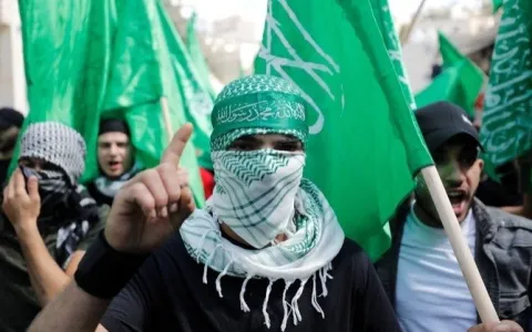 Grupo terrorista palestino Hamas parabeniza Lula p
