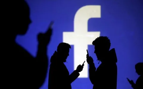 Facebook pagará multa de US$ 5 bi e criará comitê 