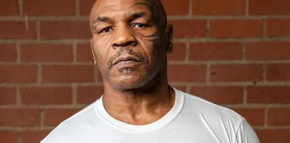 Mike Tyson revela que boxeadores ficam bêbados par
