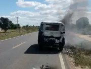 Kombi pega fogo na BA-130, próximo à Várzea da Roç