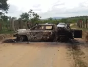Carro é encontrado queimado na estrada de Tapirang