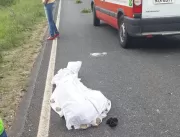 Homem morre ao colidir moto com carro entre São Jo