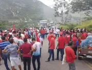 Manifestantes pró-Lula fecham a BR-324 em Jacobina