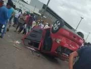 Seis pessoas são atropeladas após carro invadir po
