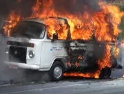 Conceição da Feira-BA: Kombi pega fogo após batida