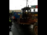 Ônibus cai em vala de obra do BRT em Salvador; nin