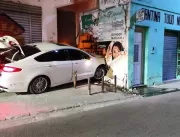 Condutor de Fusion colide em parede na Rua Antônio